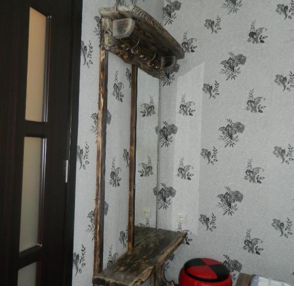 اتاق استاندارد سه نفره, Castle