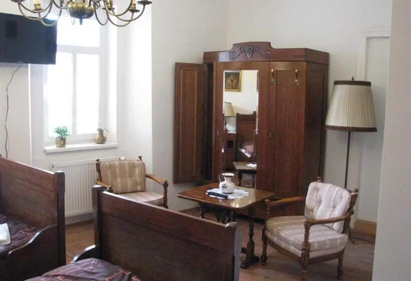 اتاق استاندارد سه نفره, Penzion U čermáka
