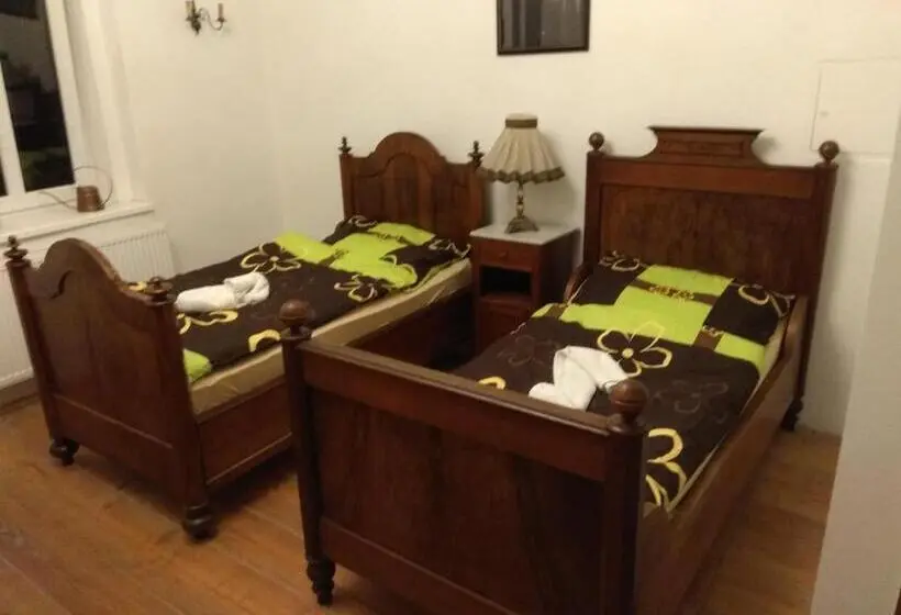 اتاق استاندارد سه نفره, Penzion U čermáka