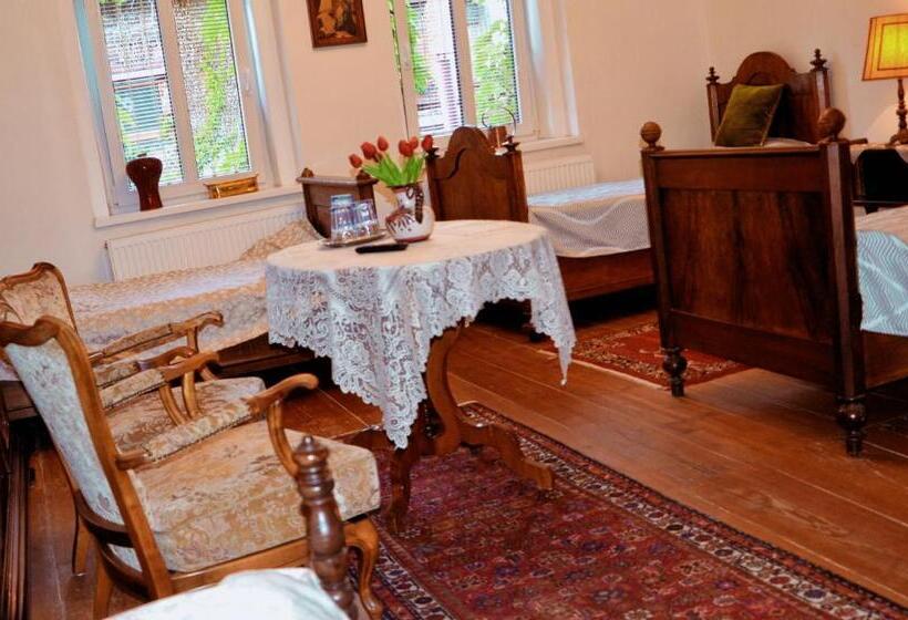 غرفة قياسية رباعية, Penzion U čermáka