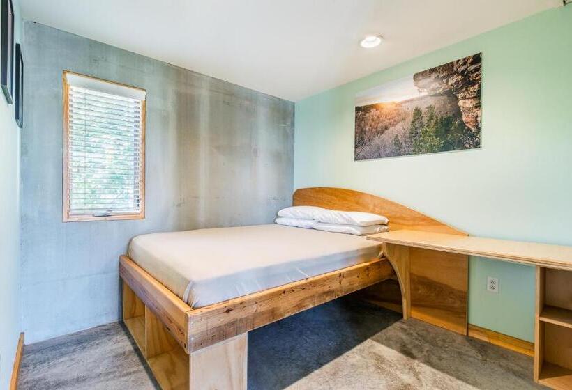 带1个卧室的带阳台的公寓, The Crash Pad An Uncommon Hostel