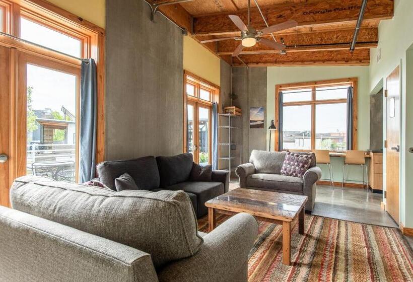 带1个卧室的带阳台的公寓, The Crash Pad An Uncommon Hostel