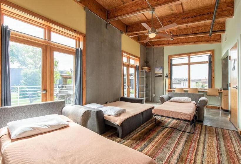 带1个卧室的带阳台的公寓, The Crash Pad An Uncommon Hostel