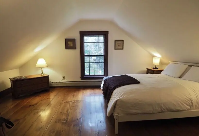 デラックスルーム, The Featherbed Inn