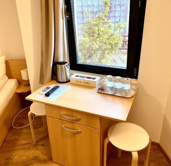 غرفة قياسية ثلاثية, Cristi S Rooms   Pensiune