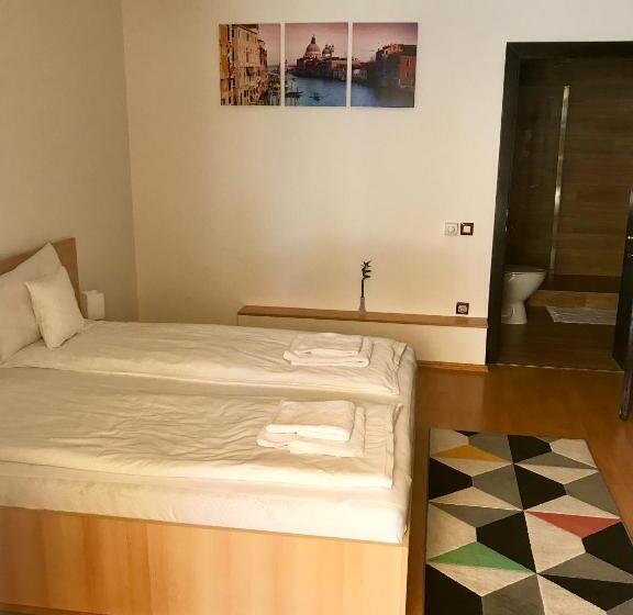 Номер Deluxe, Cristi S Rooms   Pensiune