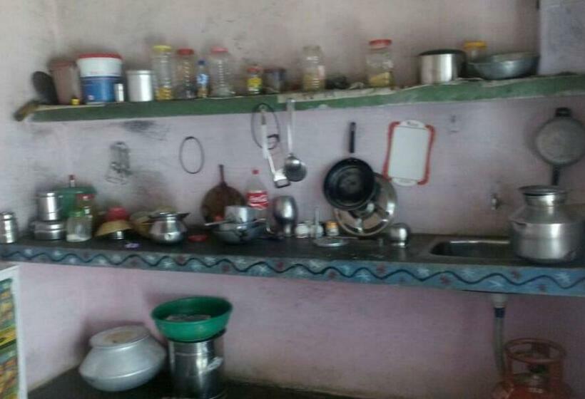 اتاق اکونومی, Happy Homestay