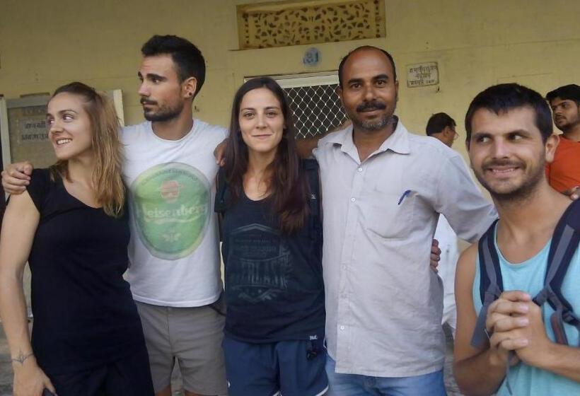 اتاق اکونومی, Happy Homestay