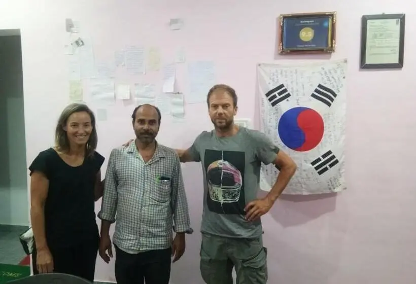 ルームシェアのワンベッド, Happy Homestay