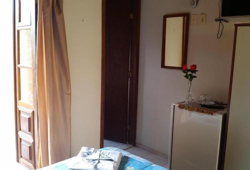 חדר לארבעה סטנדרטי עם מרפסת, Pousada Sol Nascente