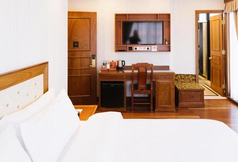 스탠다드 룸 킹사이즈 침대, The Allen