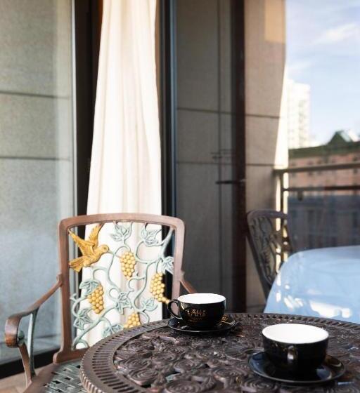 스탠다드 발코니 룸, The Allen