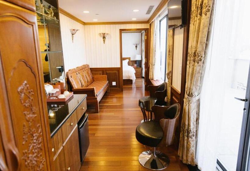 스위트 도시 전망, The Allen