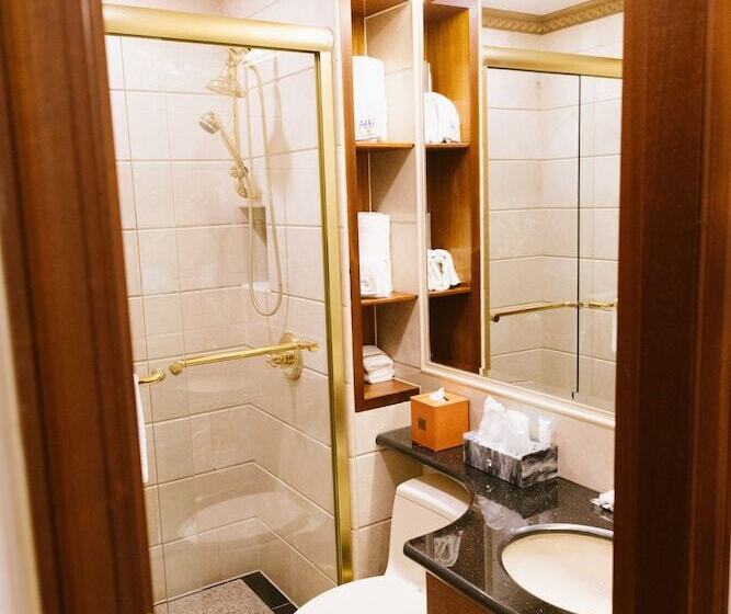 디럭스 룸, The Allen