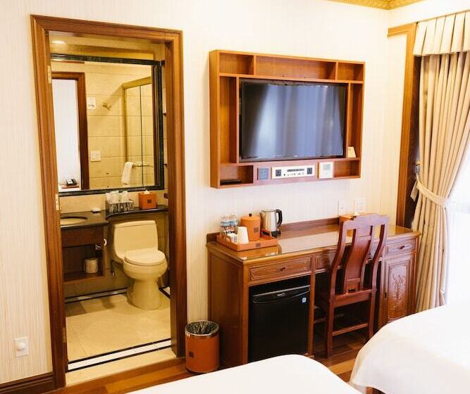 디럭스 룸, The Allen