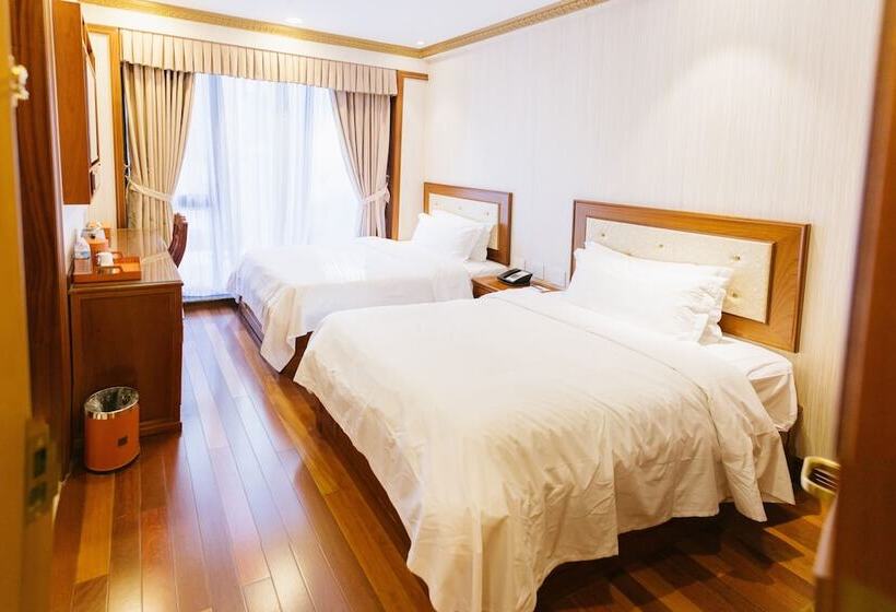 디럭스 룸, The Allen