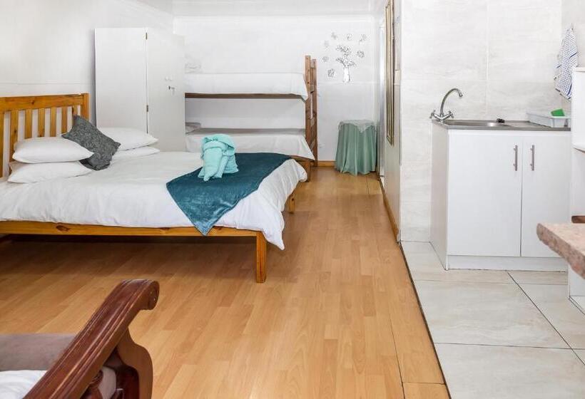 בקתה, De Helling Self Catering