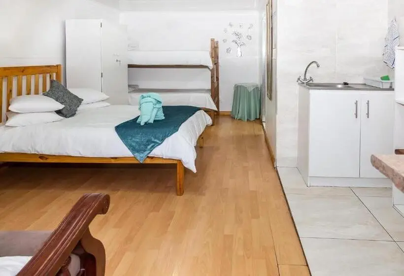 キャビン, De Helling Self Catering