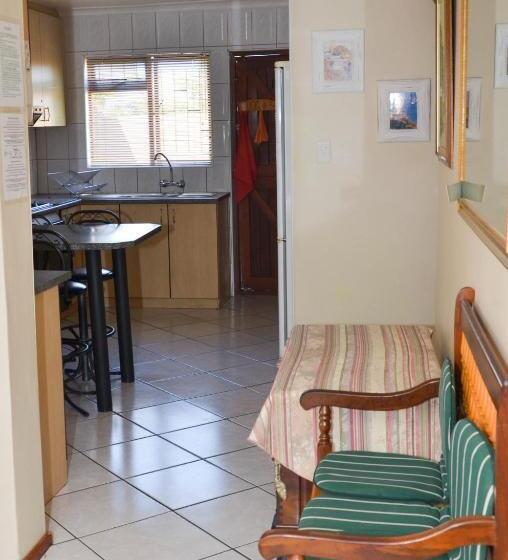 דירת שלושה חדרים, De Helling Self Catering