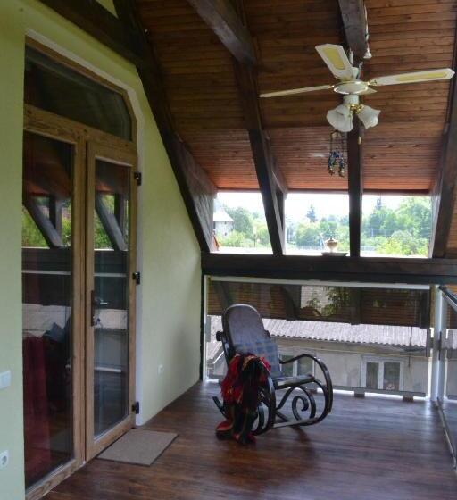 اتاق لوکس با تخت بزرگ, Romantic Guest House