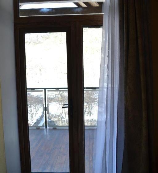 اتاق لوکس با تخت بزرگ, Romantic Guest House