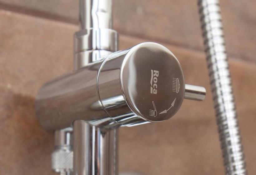 Deluxe Appartement met 1 Slaapkamer, Sofia Family House   Free Parking