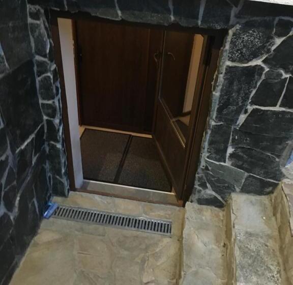 Appartement op de Begane Grond met 1 Slaapkamer, Sofia Family House   Free Parking