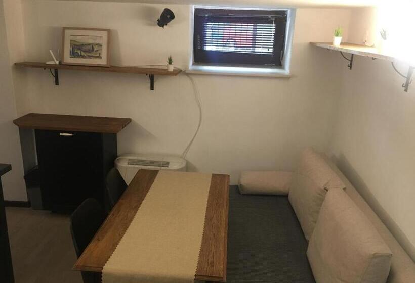 Appartement op de Begane Grond met 1 Slaapkamer, Sofia Family House   Free Parking