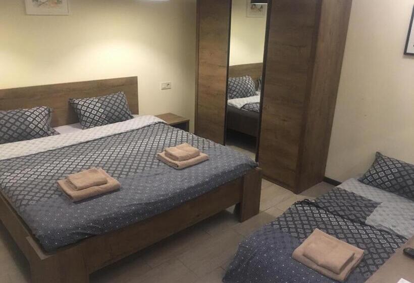 Deluxe Appartement met 1 Slaapkamer, Sofia Family House   Free Parking