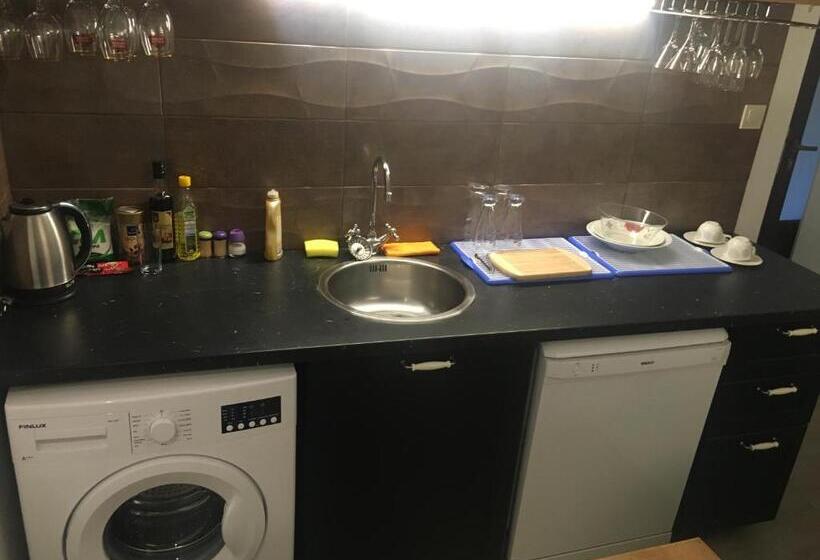 Appartement op de Begane Grond met 1 Slaapkamer, Sofia Family House   Free Parking