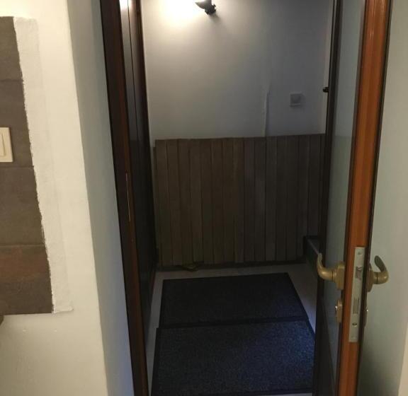 Appartement op de Begane Grond met 1 Slaapkamer, Sofia Family House   Free Parking