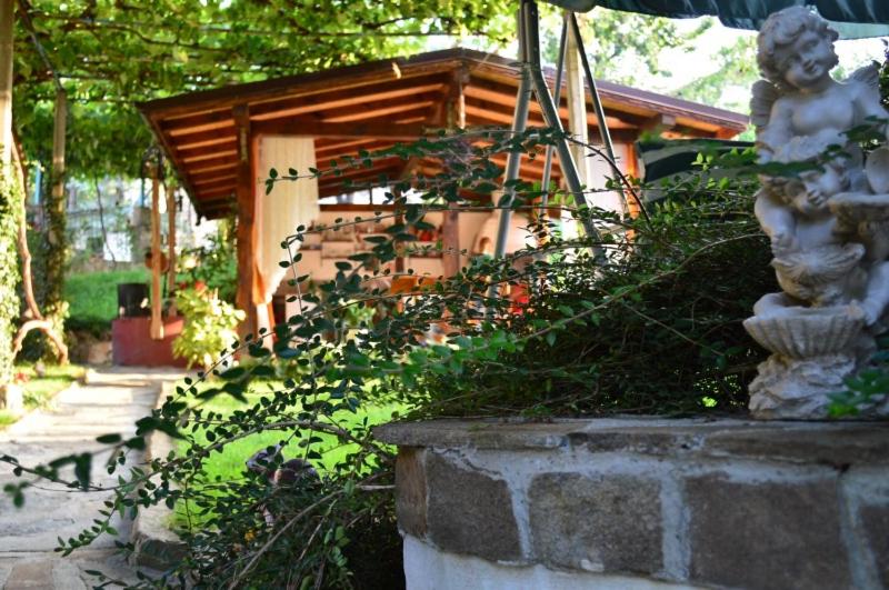 חדר לארבעה סטנדרטי עם מרפסת, Guest House Angelkovi