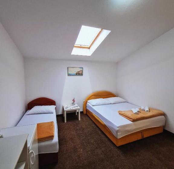 اتاق استاندارد سه نفره, Guest House Davorka