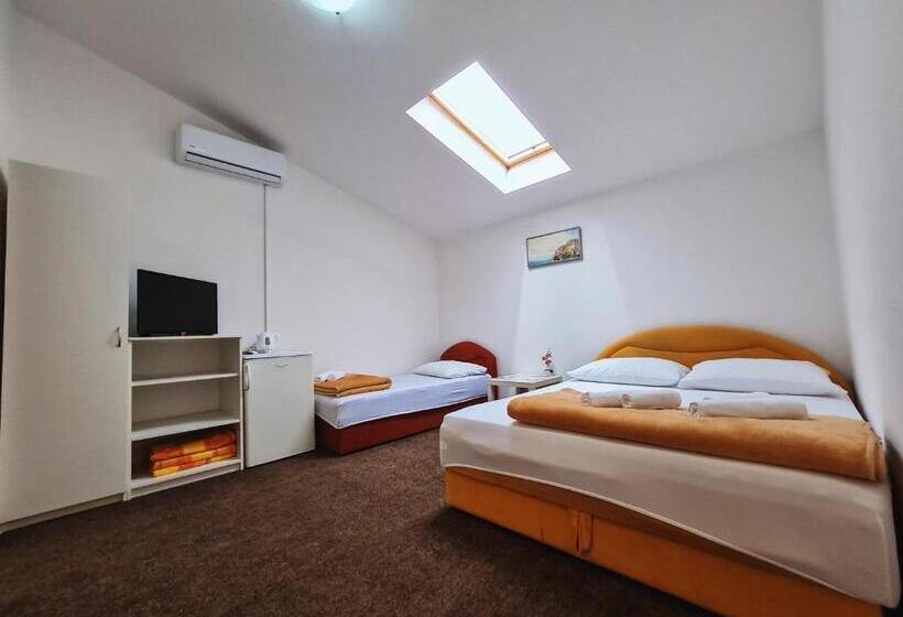 اتاق استاندارد سه نفره, Guest House Davorka