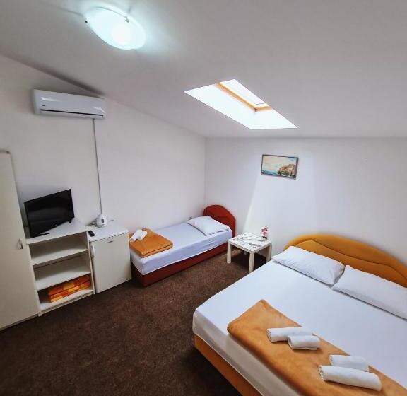 اتاق استاندارد سه نفره, Guest House Davorka