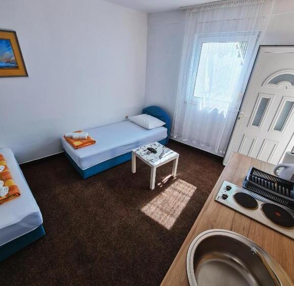 استودیوی استاندارد, Guest House Davorka