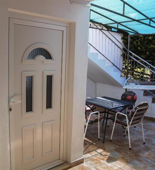 استودیوی استاندارد, Guest House Davorka