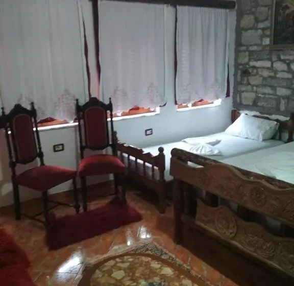 اتاق استاندارد چهار تخته, Karafil Guesthouse
