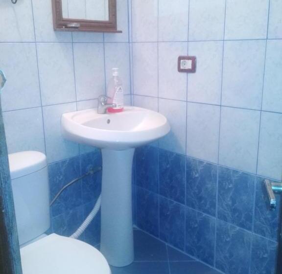 اتاق استاندارد چهار تخته, Karafil Guesthouse