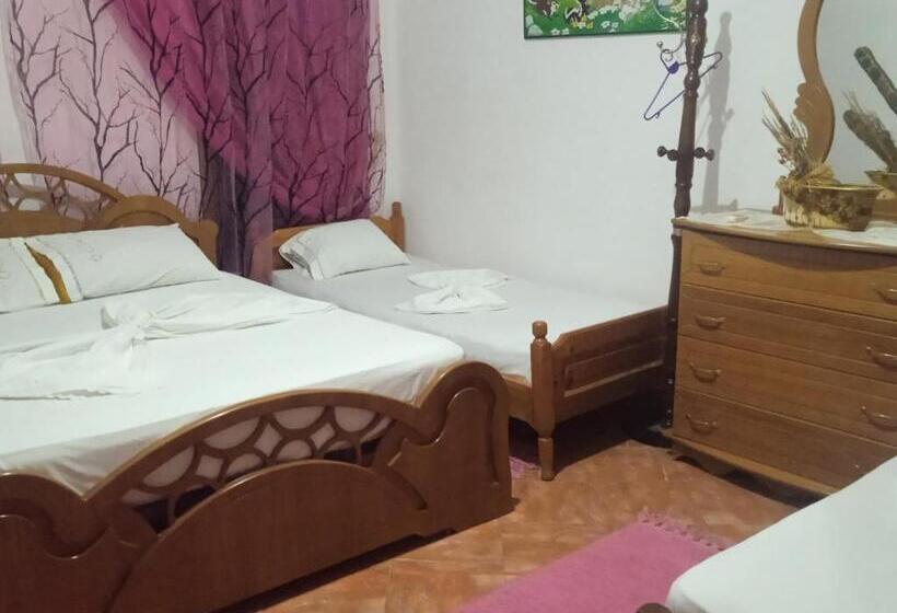 اتاق کلاسیک چهارنفره, Karafil Guesthouse