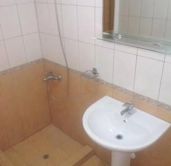 اتاق کلاسیک چهارنفره, Karafil Guesthouse