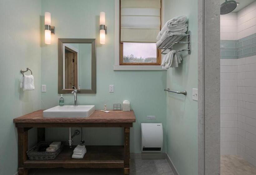 标准平房, Moab Springs Ranch