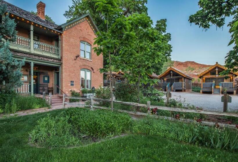 标准平房, Moab Springs Ranch