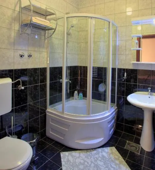 اتاق لوکس, Guesthouse Vitez