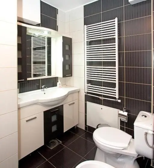 اتاق لوکس سه تخته, Guesthouse Vitez