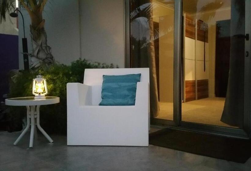 اتاق لوکس, Sandcastle Beach Apartments