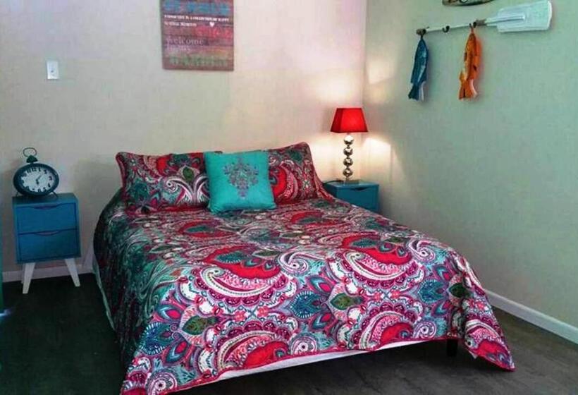 استودیوی لوکس, Sandcastle Beach Apartments