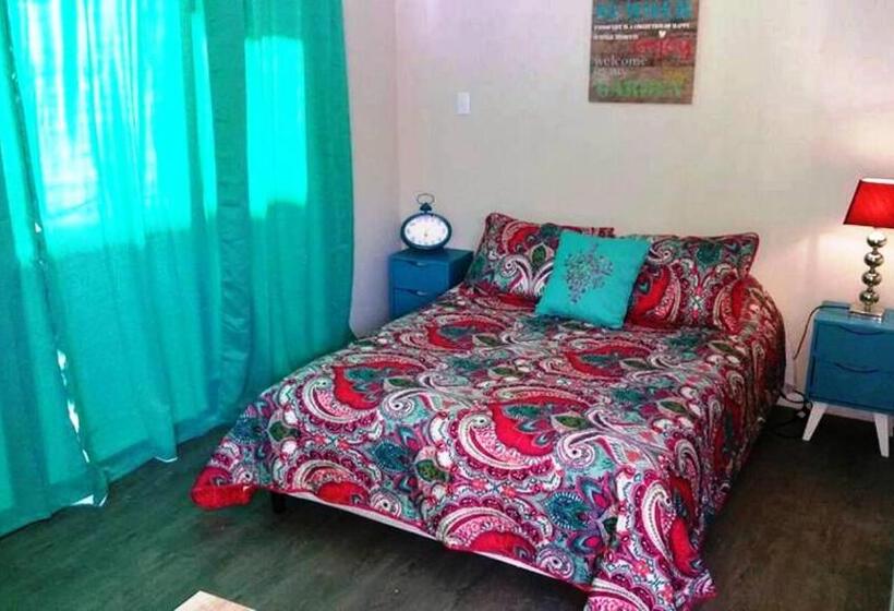 استودیوی لوکس, Sandcastle Beach Apartments