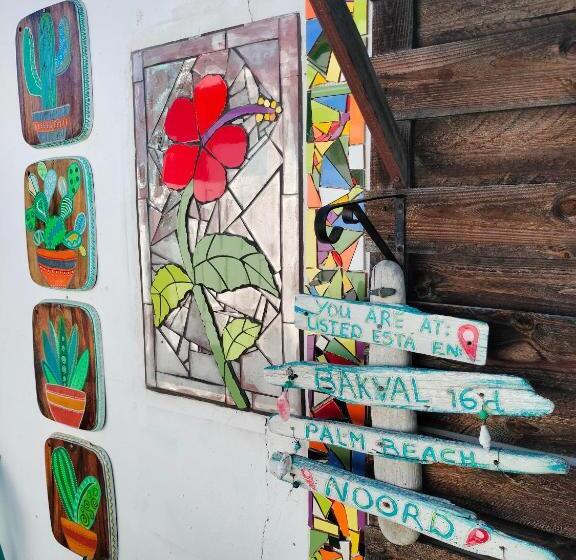 استودیوی استاندارد, Sandcastle Beach Apartments