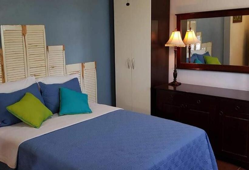 استودیوی استاندارد, Sandcastle Beach Apartments